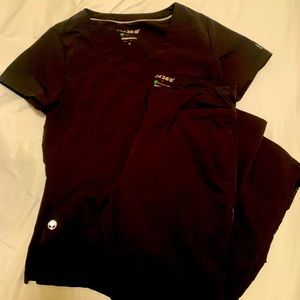 Set 2 Pairs of Healing Hands 360 Scrubs Black and Navy